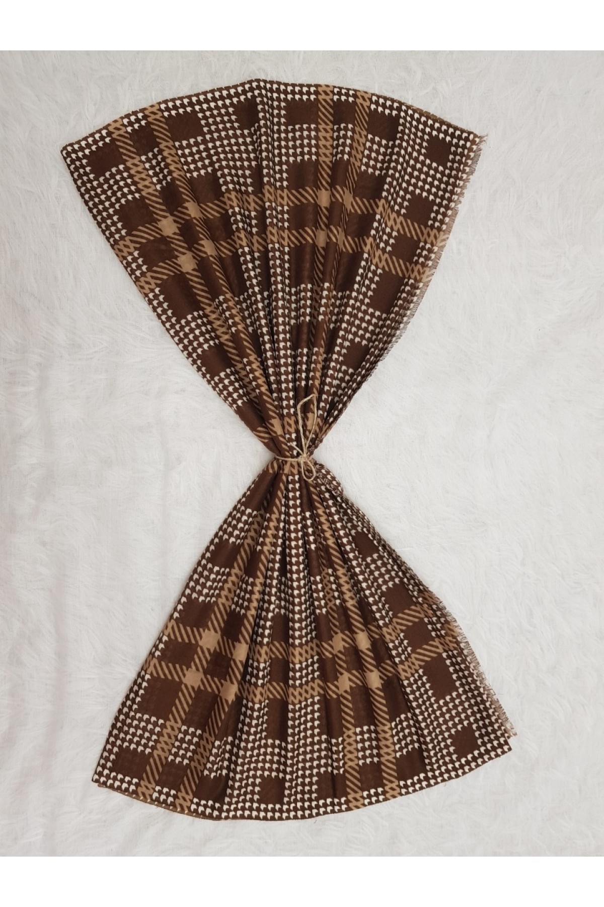 Square Pattern Shawl -Brown