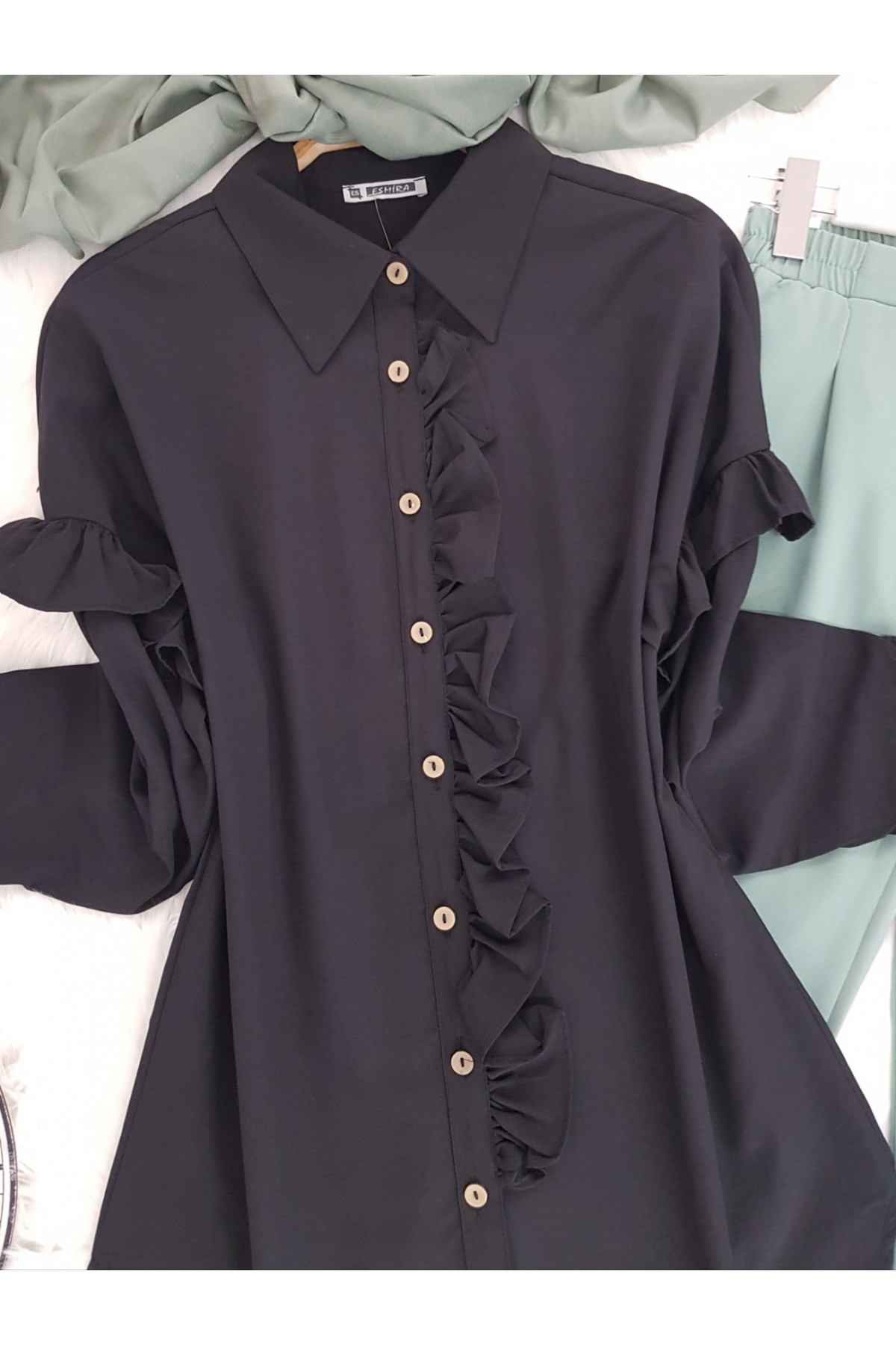 Sleeve and Front Ruffle Shirt -أسود