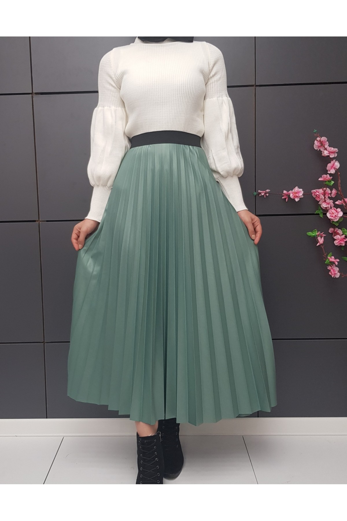  Pleated Lacquered Skirt-Mint Color