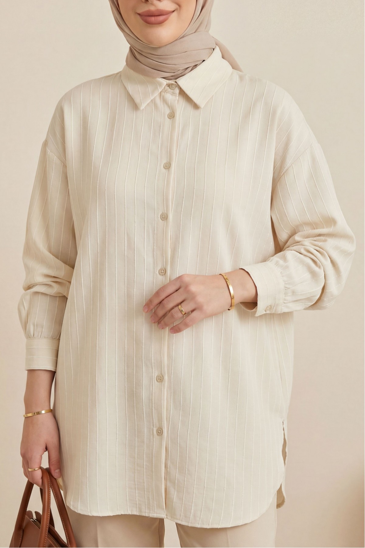 Striped Slit Loose-Fitting Linda Shirt - Beige